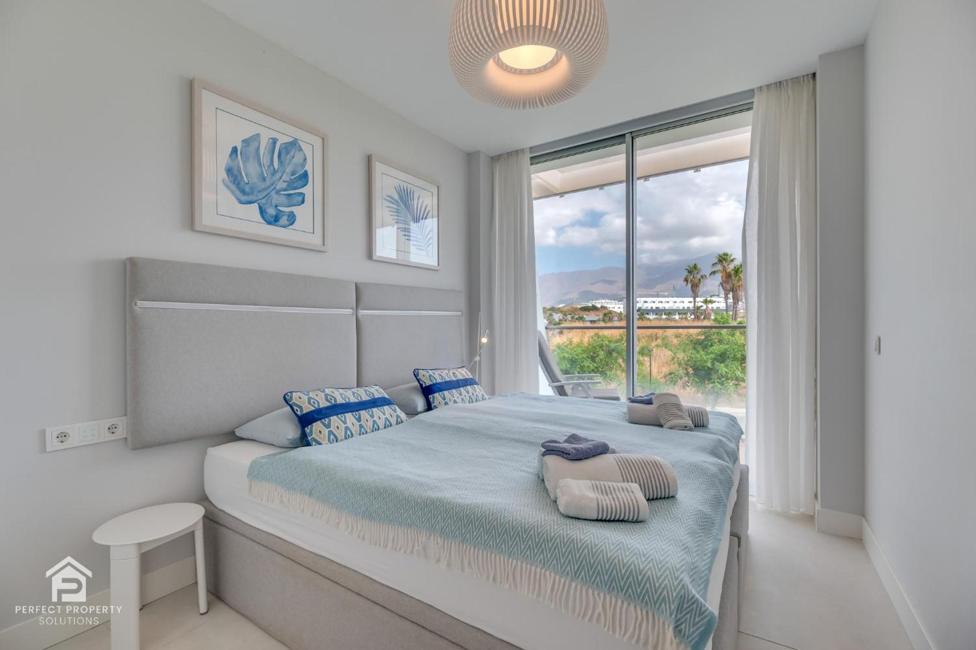 Edge Luxury Beachfront 3br, 3 Pools, Spa, Gym Estepona