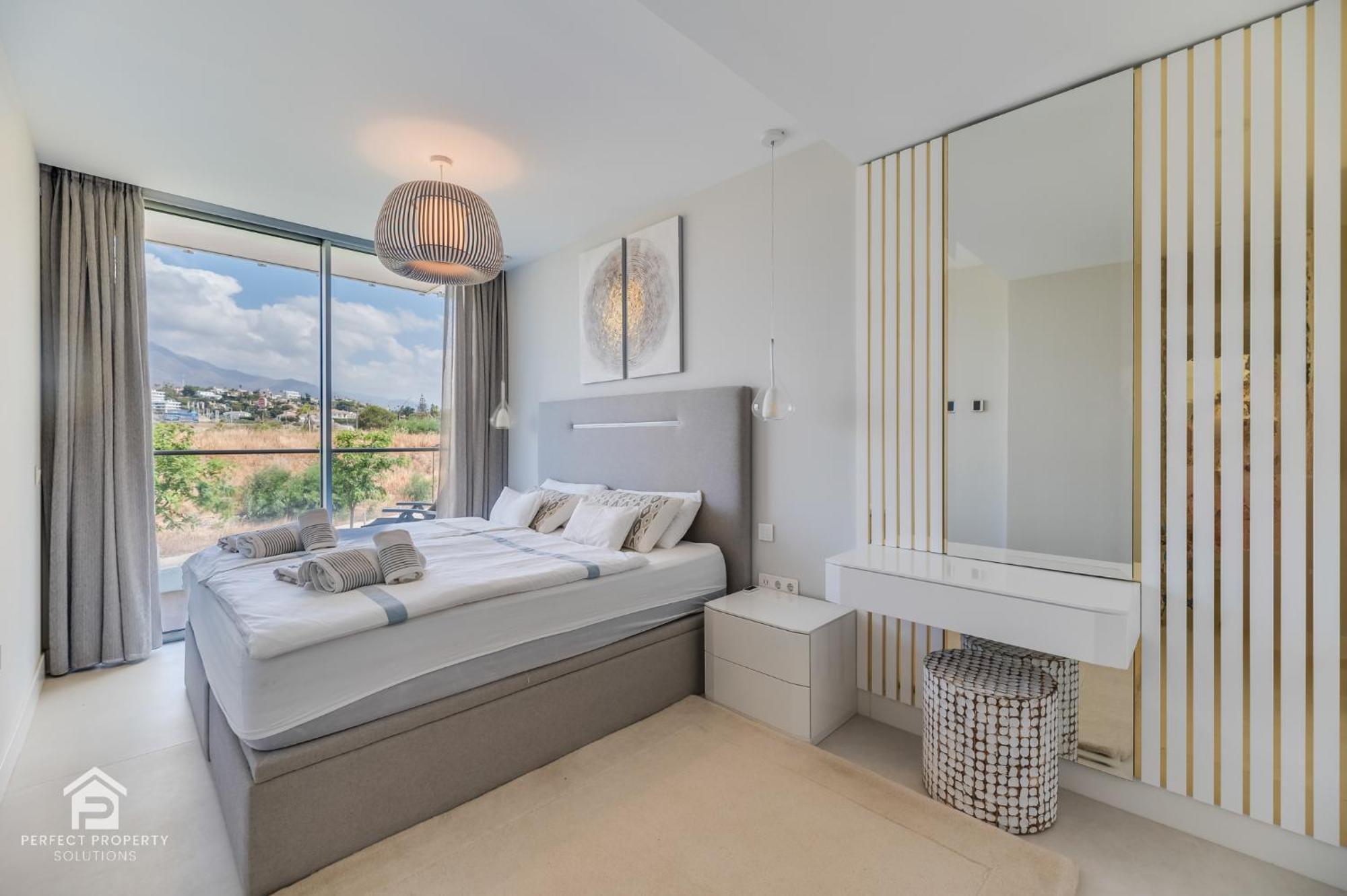 Edge Luxury Beachfront 3br, 3 Pools, Spa, Gym Apartamento Estepona